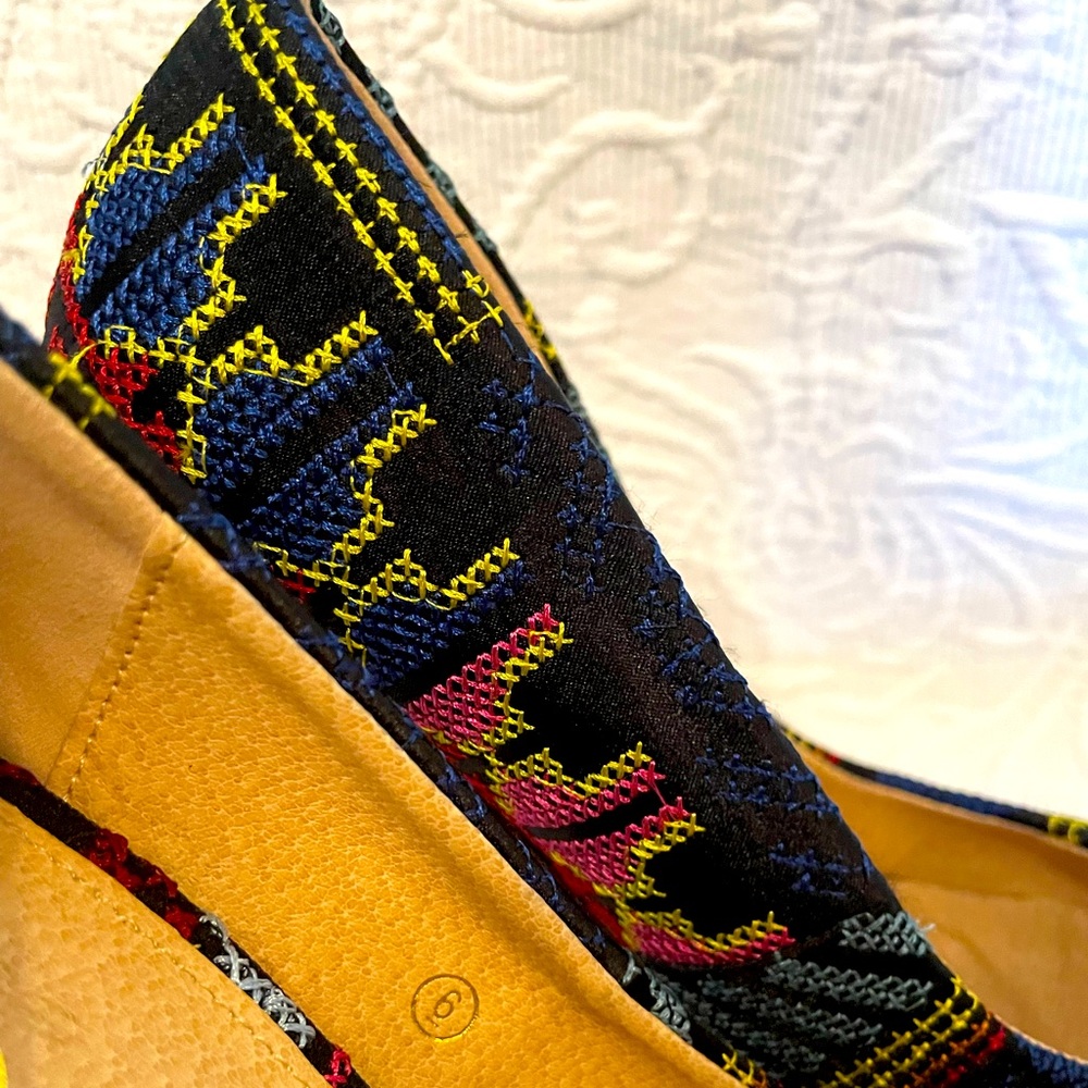 Vintage Inspired Liliana Heels - Picture 4 of 4
